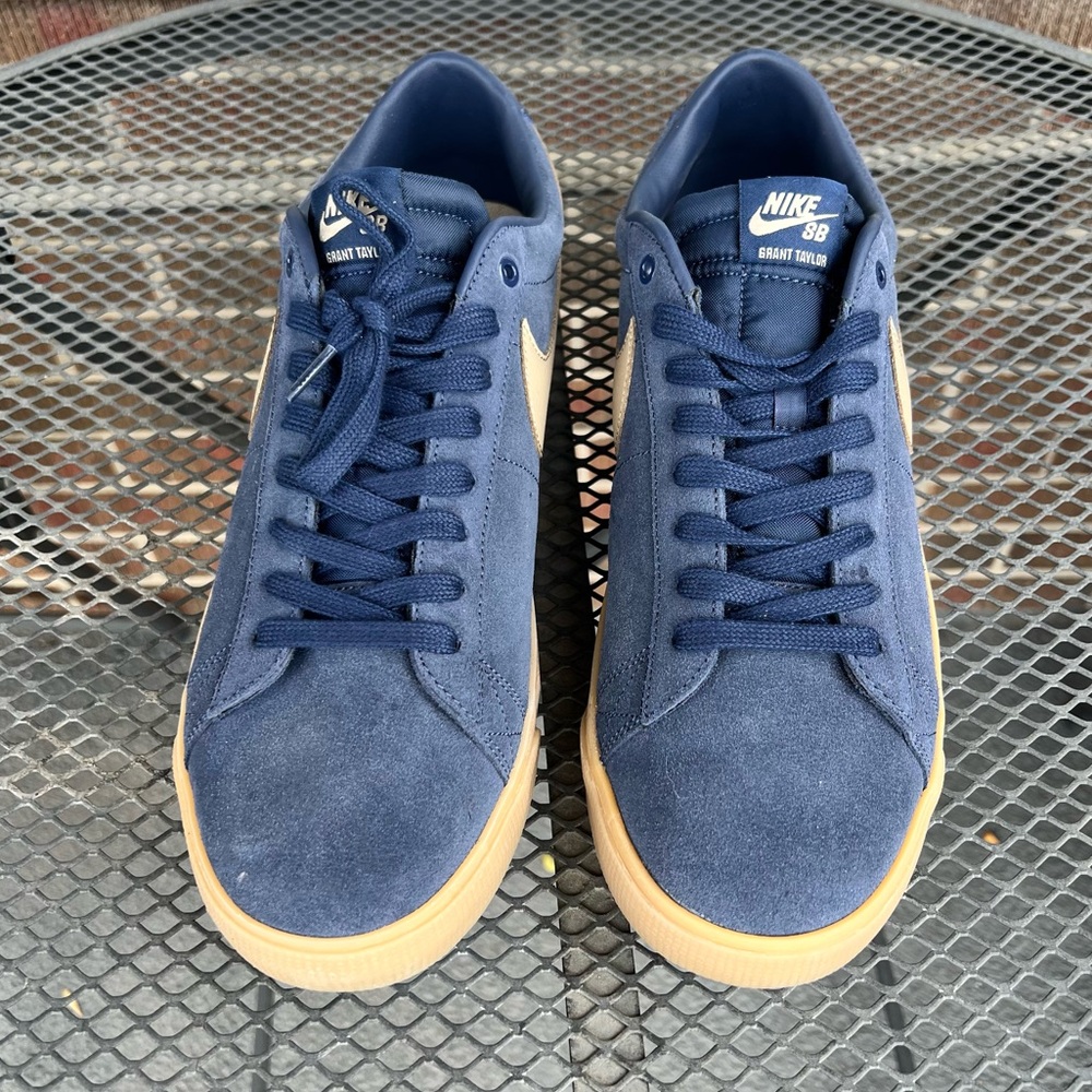 Nike SB Blazer Low: Navy Tan Size 13

Worn 2x Great Condition